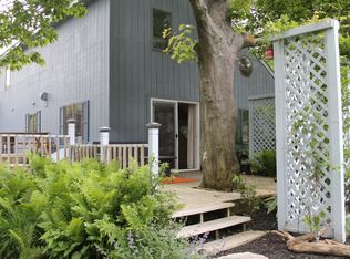 17181 Ventura Dr, Holland, MI 49424