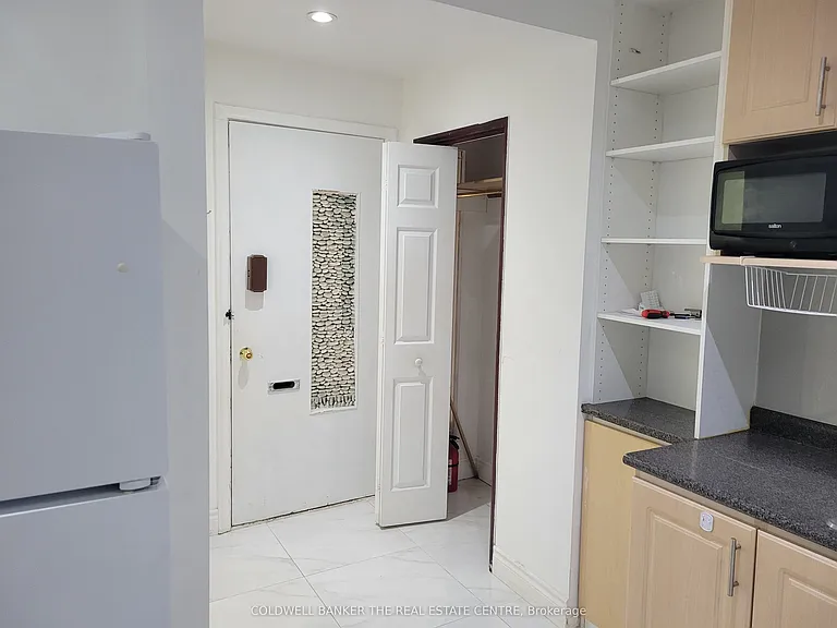 2646 Victoria Park Ave #B — Photo 2