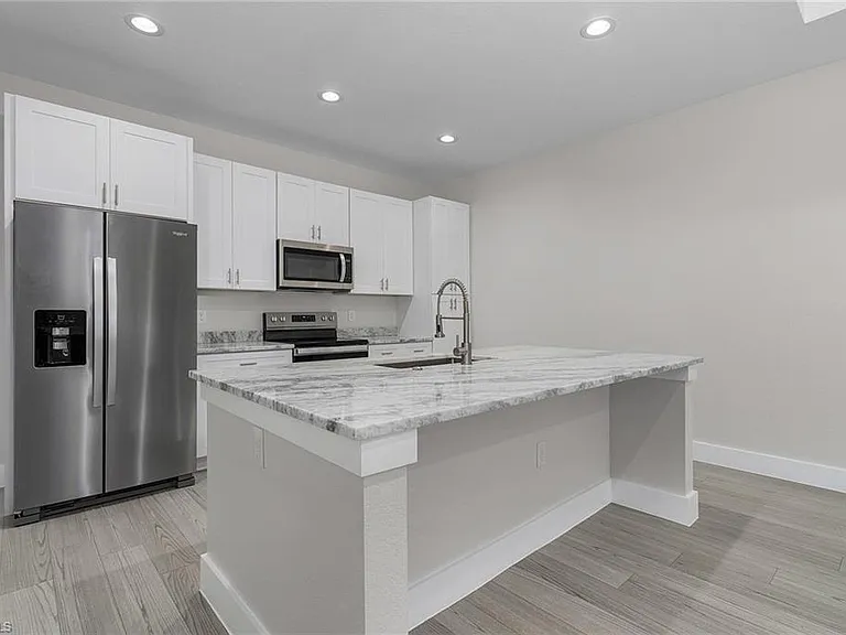 26221 Sandhill Blvd — Photo 5