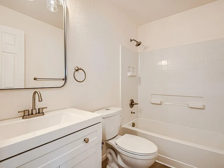 5514 Laredo St — Photo 15