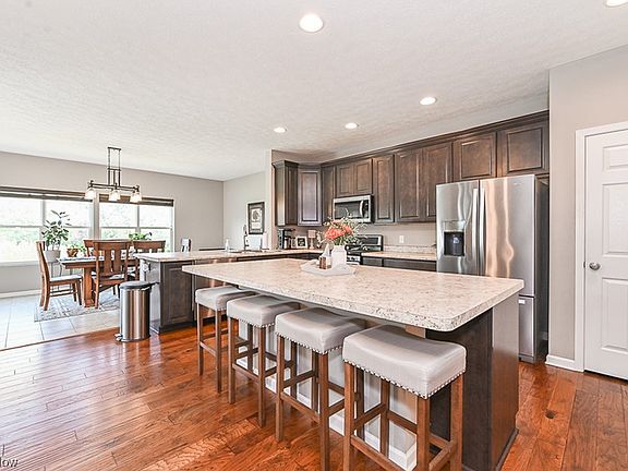 3rd image of 6759 River Walk Dr