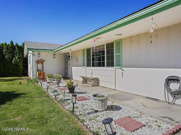 106 Sky Vista Pl, Yakima, WA 98901