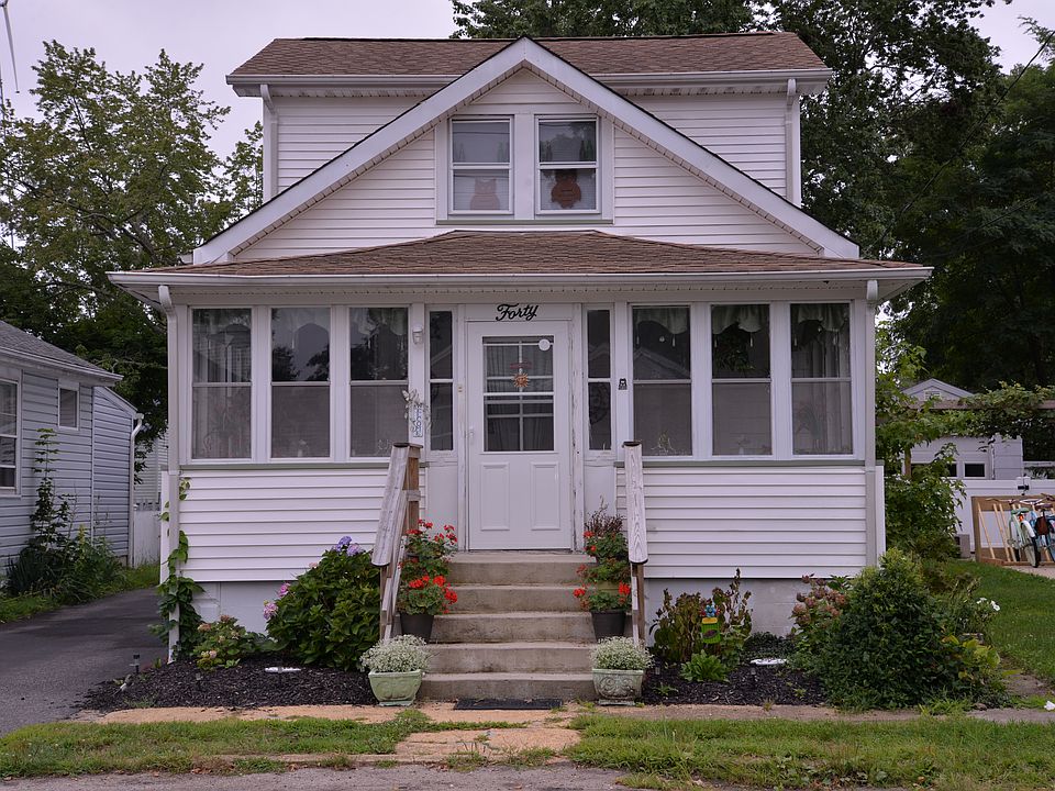 1st image of 40 E Point Pleasant Ave