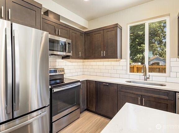 5th image of 501 Cleveland Avenue