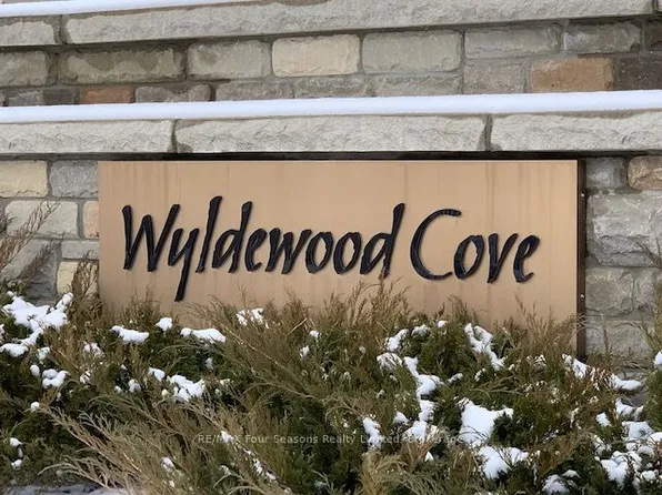 4 Cove Ct #102, Collingwood, ON L9Y 0Y6