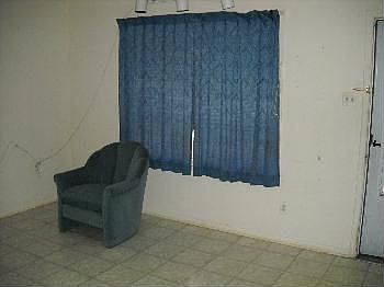 4th image of 303 Cypress St