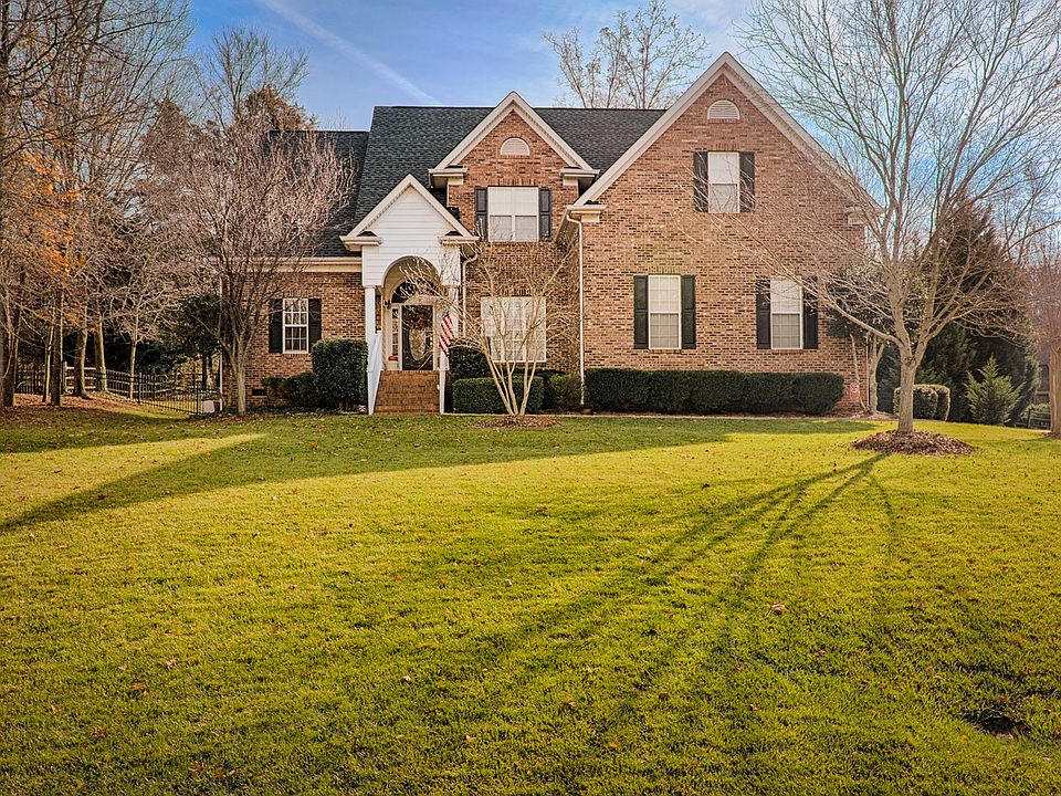 1st image of 5821 Crown Hill Dr