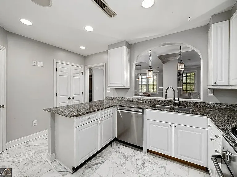 1735 Peachtree St NE #428 — Photo 11
