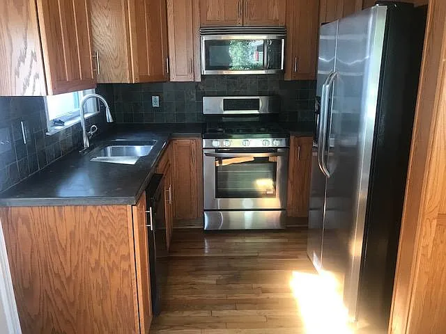 5900 Buena Vista St — Photo 2