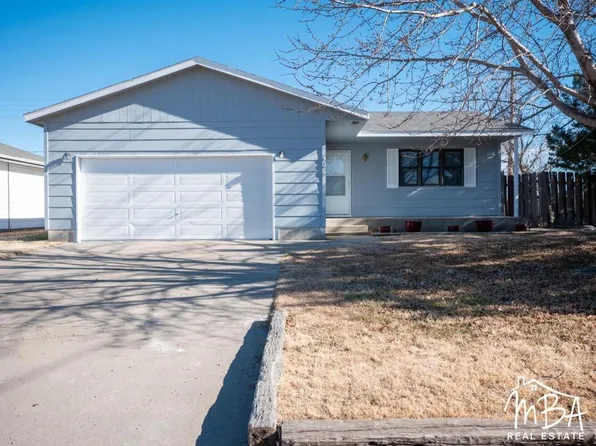 406 Prairie Ln, Holcomb, KS 67851