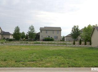 6810 N Water Oak Dr, Edwards, IL 61528