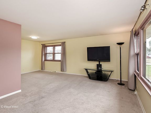 2nd image of 947 Balsam Ln