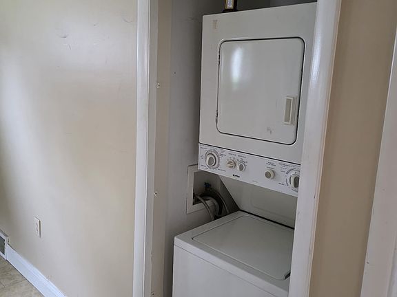 2nd image of 540 Boquet St