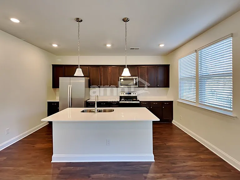 553 Rivermist Dr — Photo 3