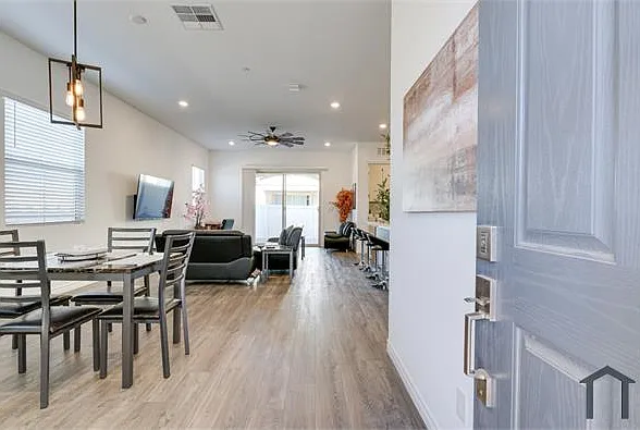 209 Coltrane Canyon Ave — Photo 13