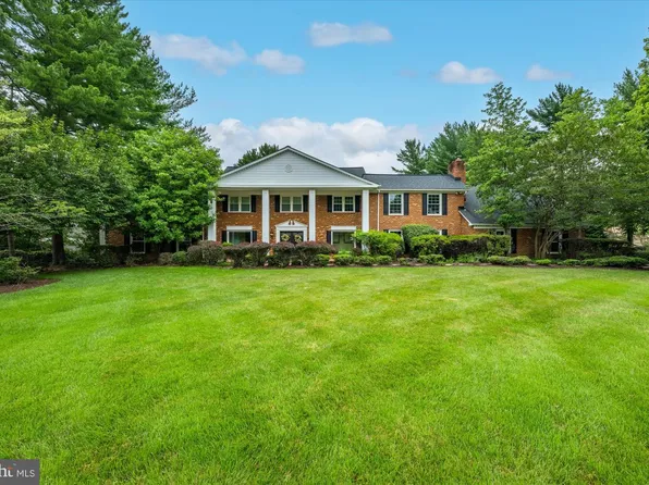 9501 Brian Jac Ln, Great Falls, VA 22066