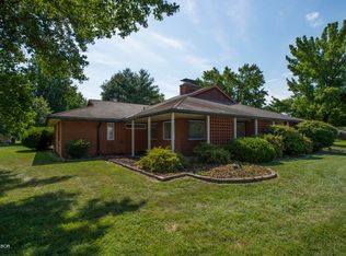 1200 N State Rd, Flora, IL 62839