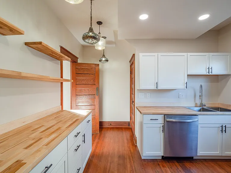 850 15th St SE — Photo 12