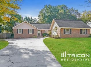 5823 Williamsburg Dr, Norcross, GA 30093