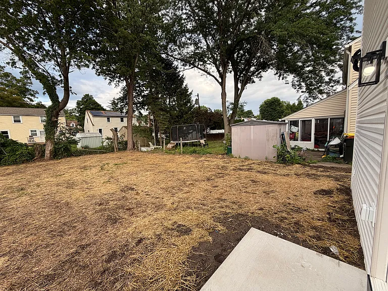 413 Evans Ave — Photo 27