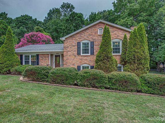 4th image of 804 Brookside Dr