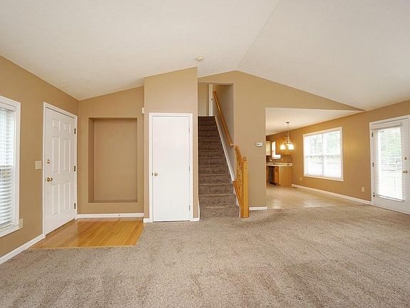 4th image of 9427 Deer Walk Ct
