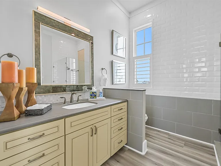 817 Positano Rd — Photo 24