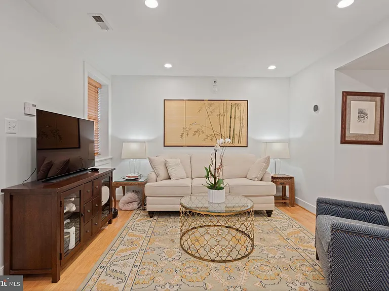 424 E Capitol St NE #3 — Photo 8