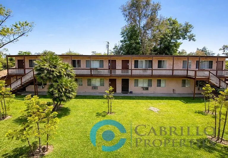 925 Martin Dr #7 — Photo 1