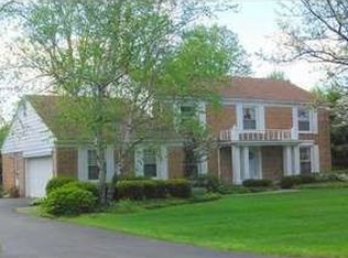 4286 Chimney Point Dr, Bloomfield Hills, MI 48302