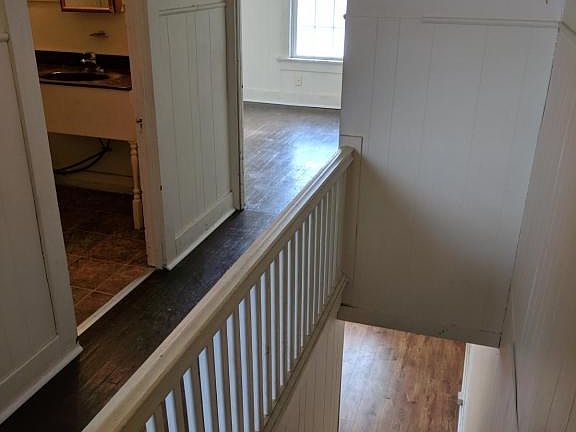 4th image of 505 E Vine St