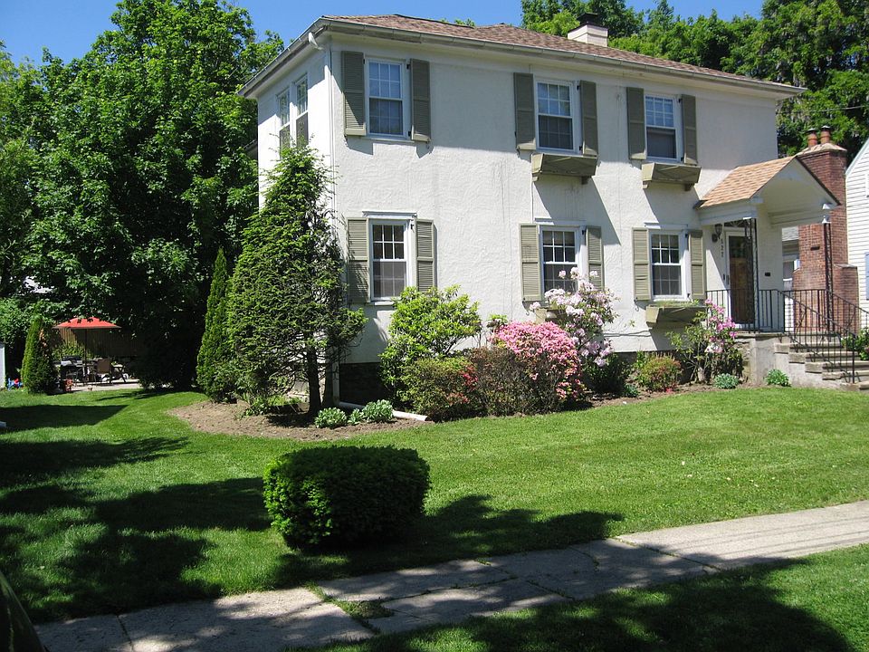 House Front Yard