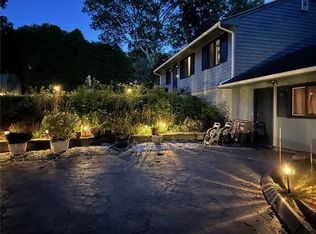 13 Valley Dr, Westerly, RI 02891