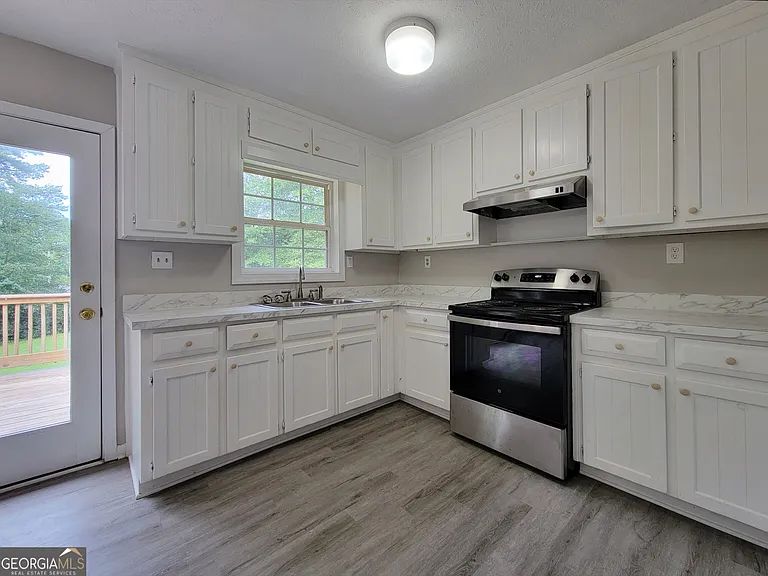 858 Pine Shadow Ln — Photo 4