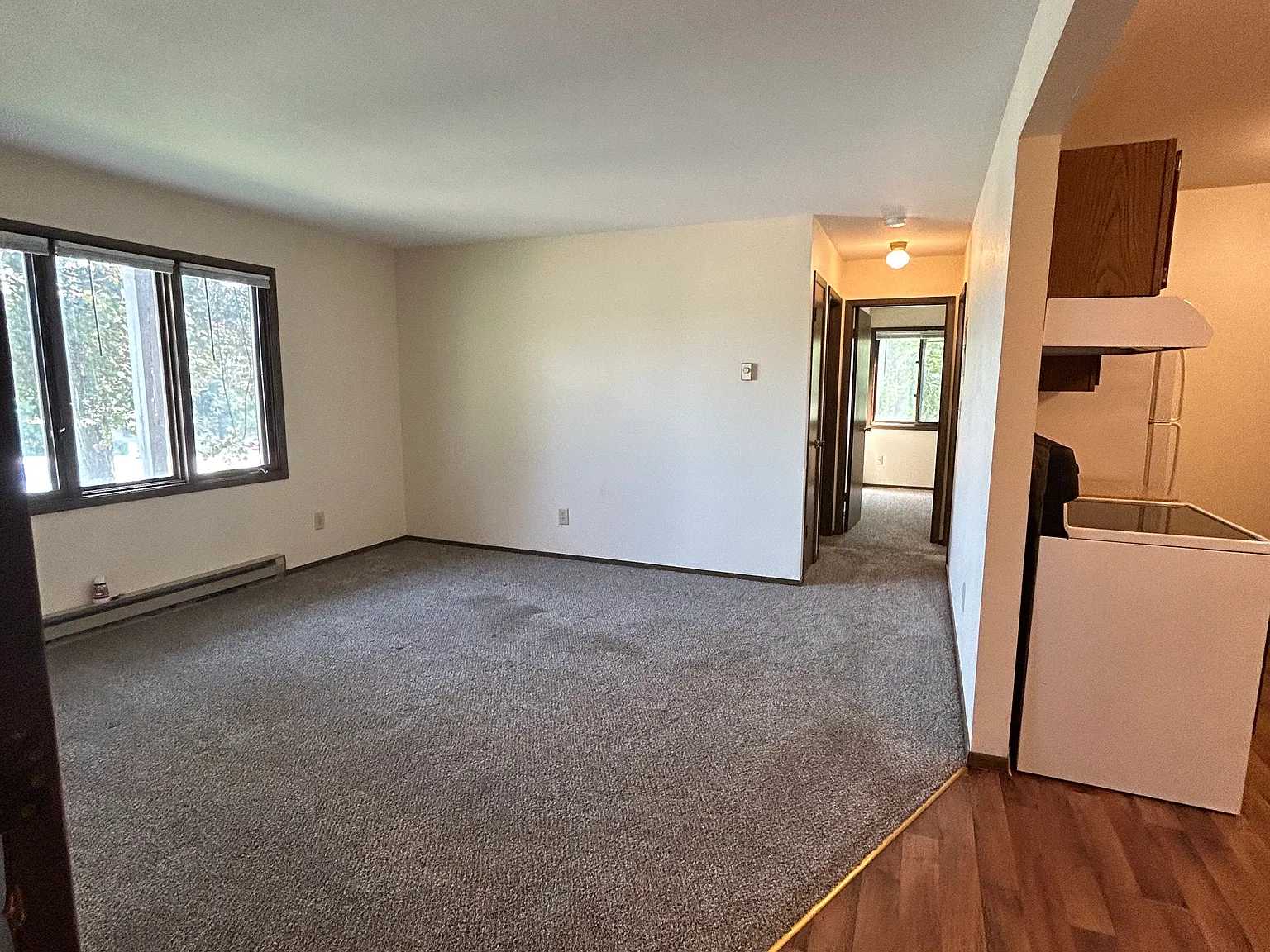2 bed, 900 sqft, $900 — Photo 2