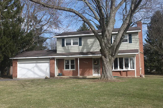 1235 Pleasant Dr photo 1