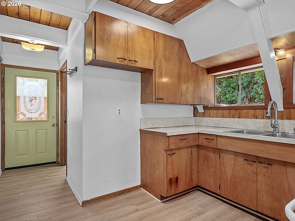 4th image of 4254 SE Bentley St
