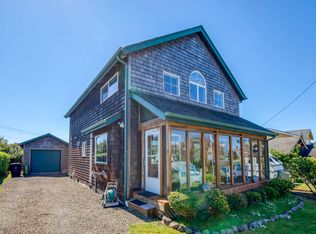 1341 SW Adahi Ave, Waldport, OR 97394