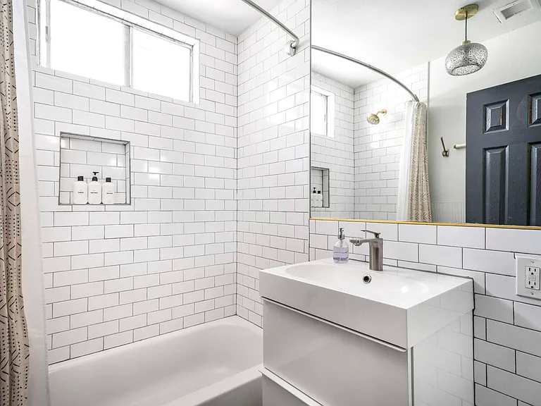 2nd bathroom - located between bedroom 2, 3 and 4