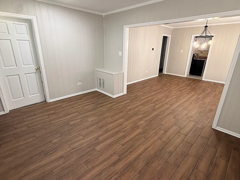1516 Brookside Ave — Photo 2