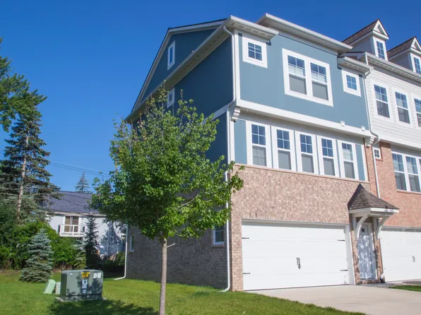 5923 Picall Dr, Troy, MI 48098
