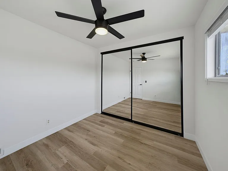 20368 Flora Ln — Photo 15