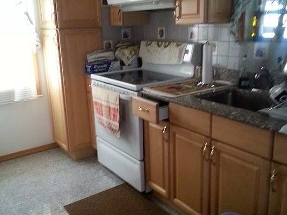 5th image of 9342 208th St