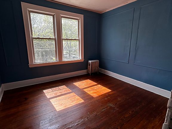 3rd image of 31 41st St #3
