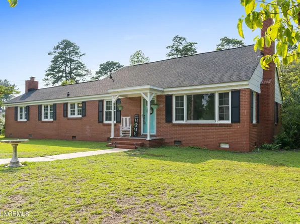 2202 Second Avenue, Elizabethtown, NC 28337