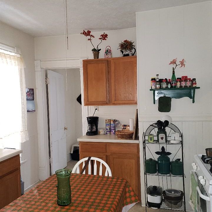 2nd image of 411 12th St