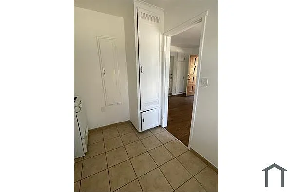 Building Photo - 4820 W Slauson Ave #1