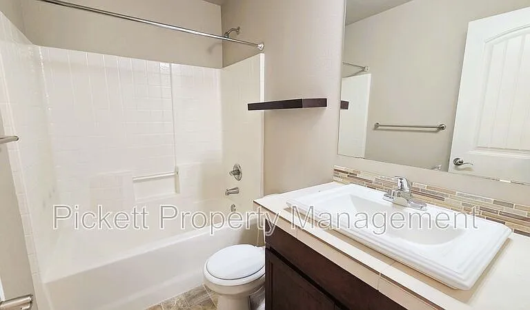 2122 SW Nautical St — Photo 20