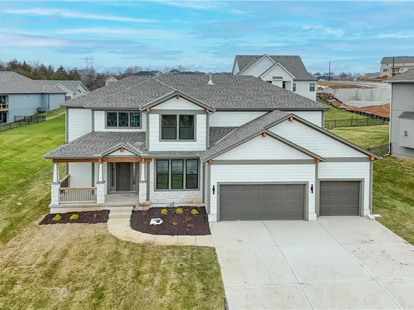 6114 Lewis Dr, Shawnee, KS 66226