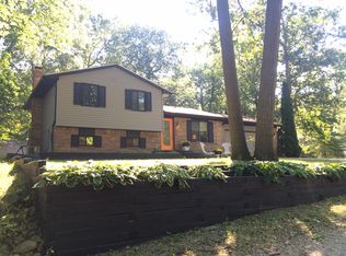 8006 Crescent Dr, Clarkston, MI